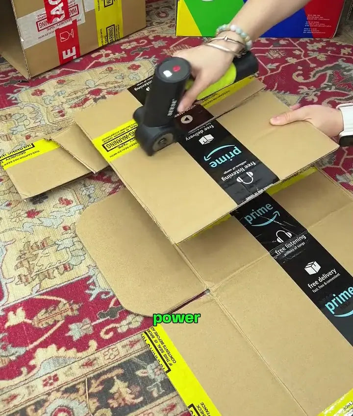 Breaking down delivery boxes