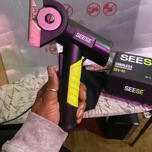 Buyer holding the electric scissors